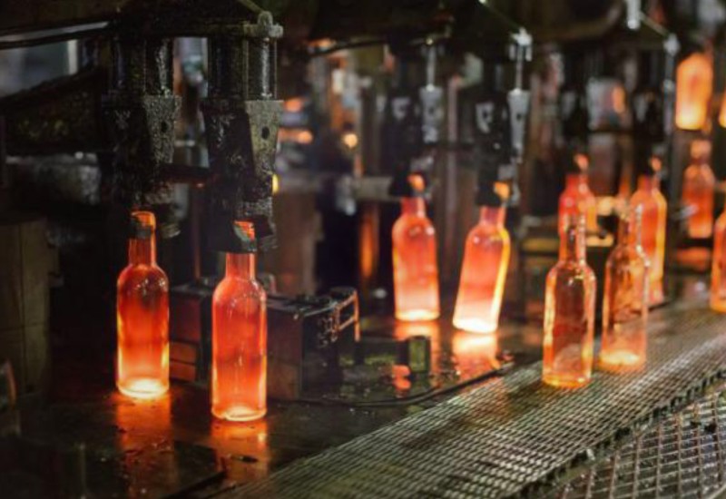 Производство новых стеклянных бутылок