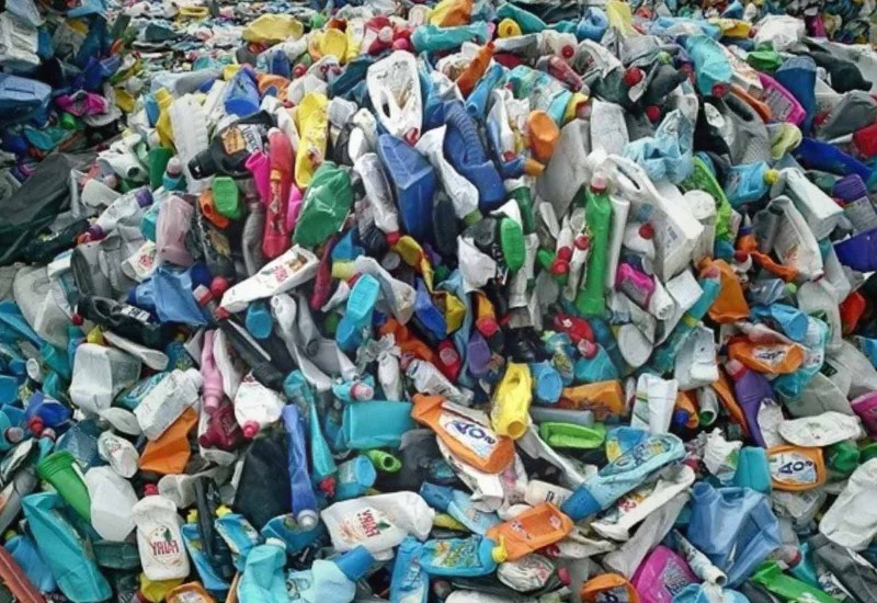 Свалки пластиковых отходов стали обычным явлением