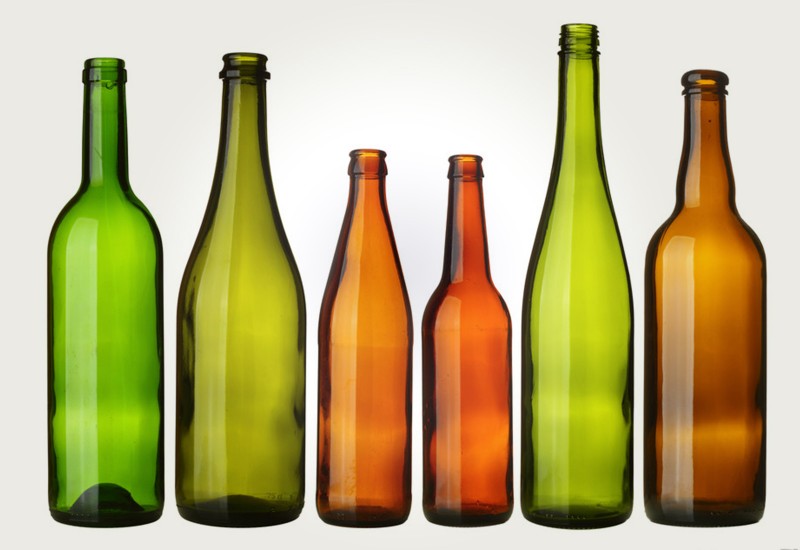 Разнообразие стеклянных бутылок