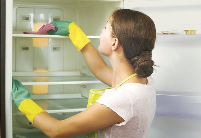 Не допускайте, чтобы в холодильнике хранились испорченные продукты