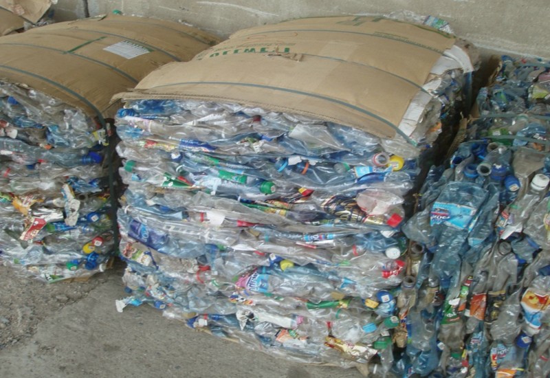 Изделия из переработанного пластика: основные сферы применения