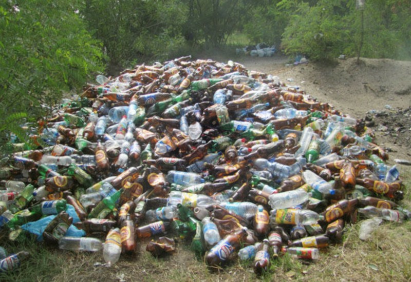 Свалка пластика – распространенное явление даже в черте города